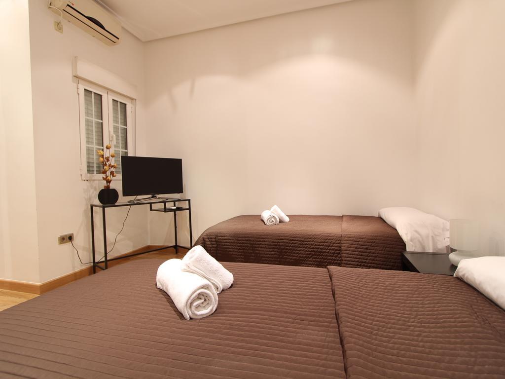 Apartamentos Good Stay Prado Madrid Camera foto