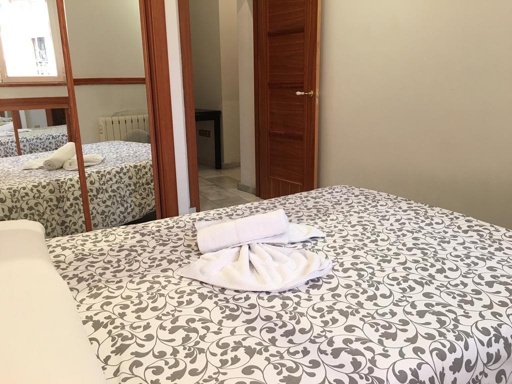 Apartamentos Good Stay Prado Madrid Esterno foto