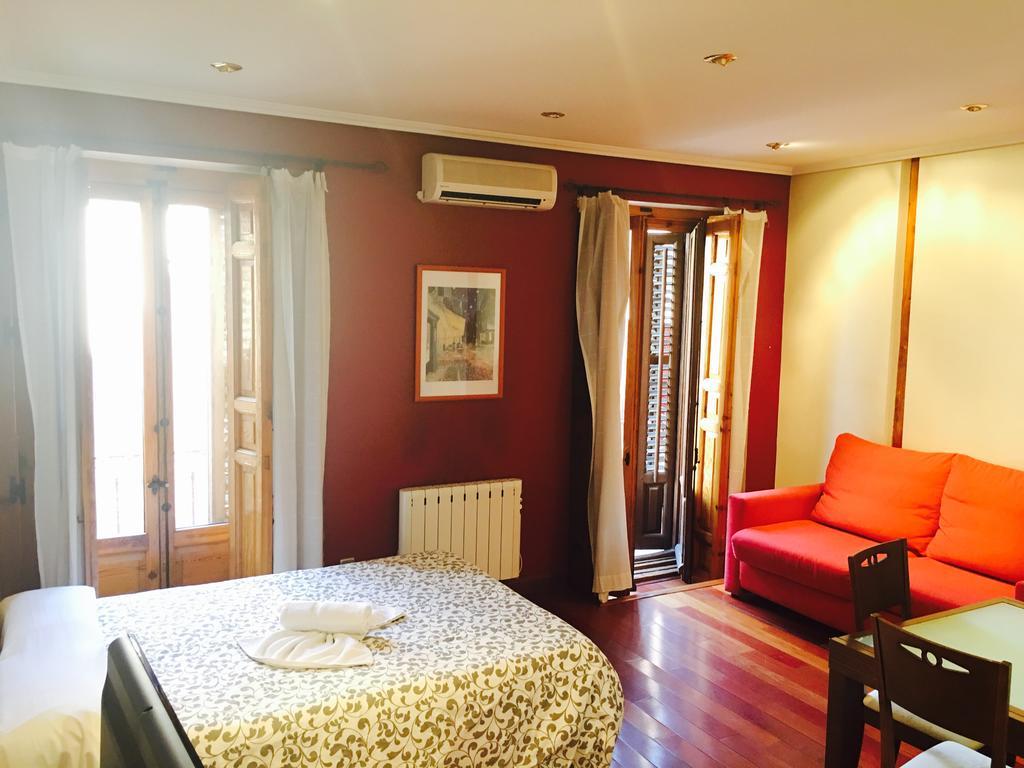 Apartamentos Good Stay Prado Madrid Esterno foto