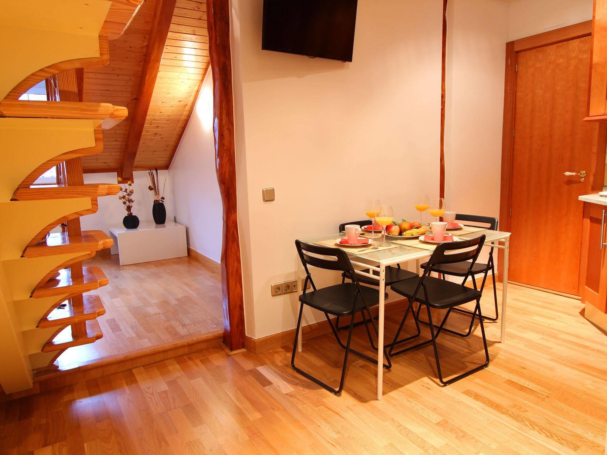 Apartamentos Good Stay Prado Madrid Esterno foto