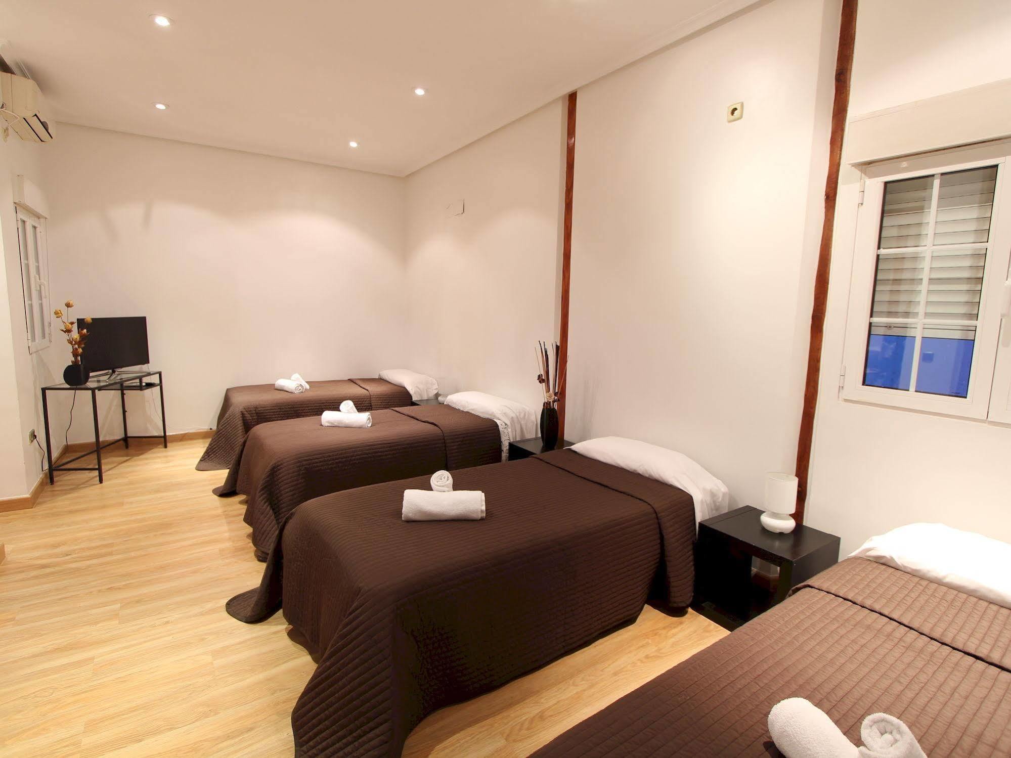 Apartamentos Good Stay Prado Madrid Esterno foto