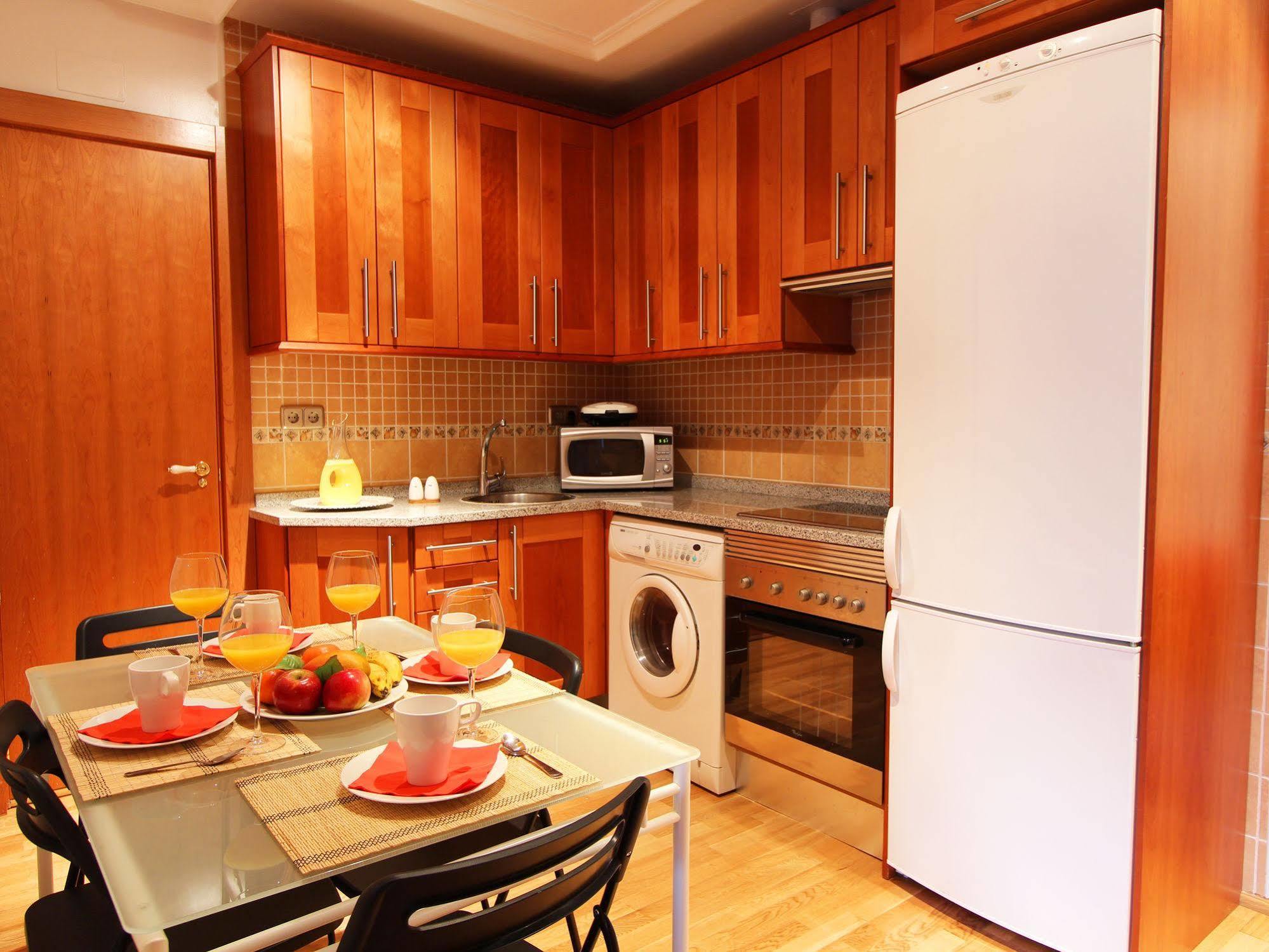Apartamentos Good Stay Prado Madrid Esterno foto